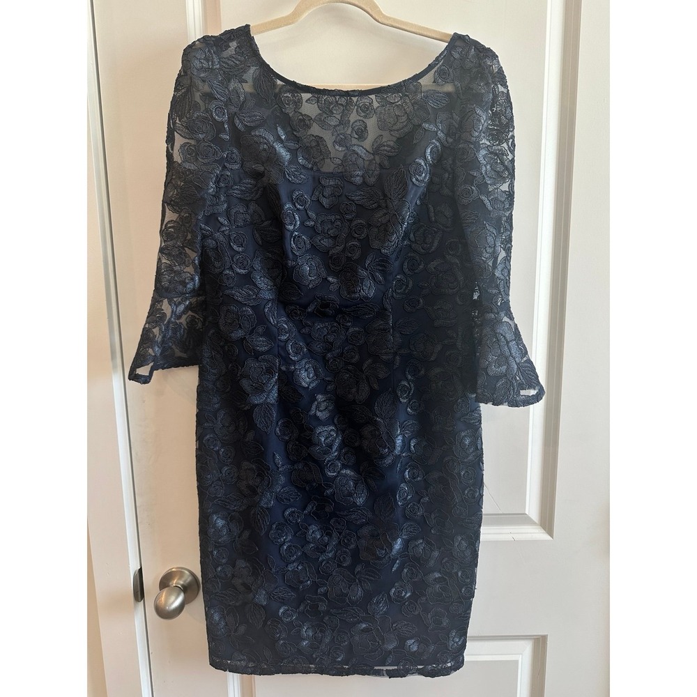 Adriana Papell Lace Dress Navy Blue size 6 Cocktail Wedding Prom V Back